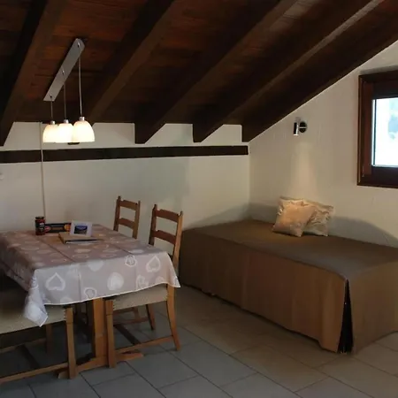 Apartamento Chesa Arnica A5 By Interhome *